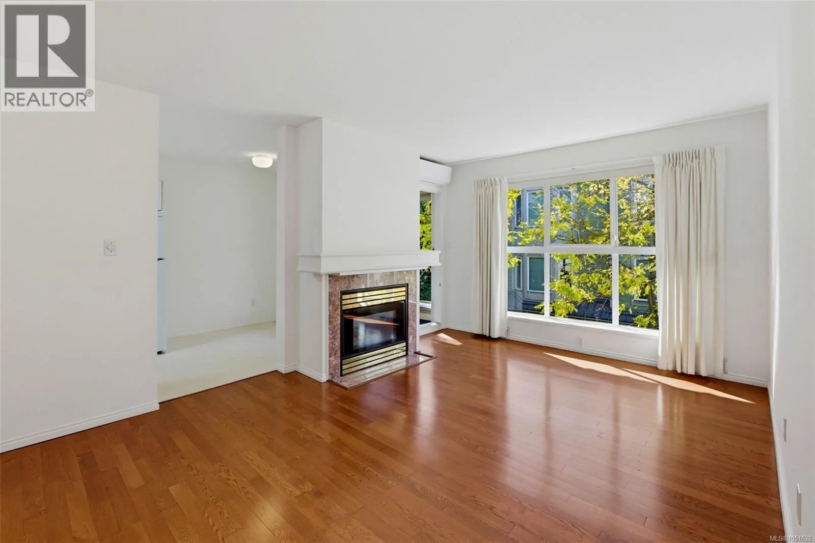 404 1710 Fort St