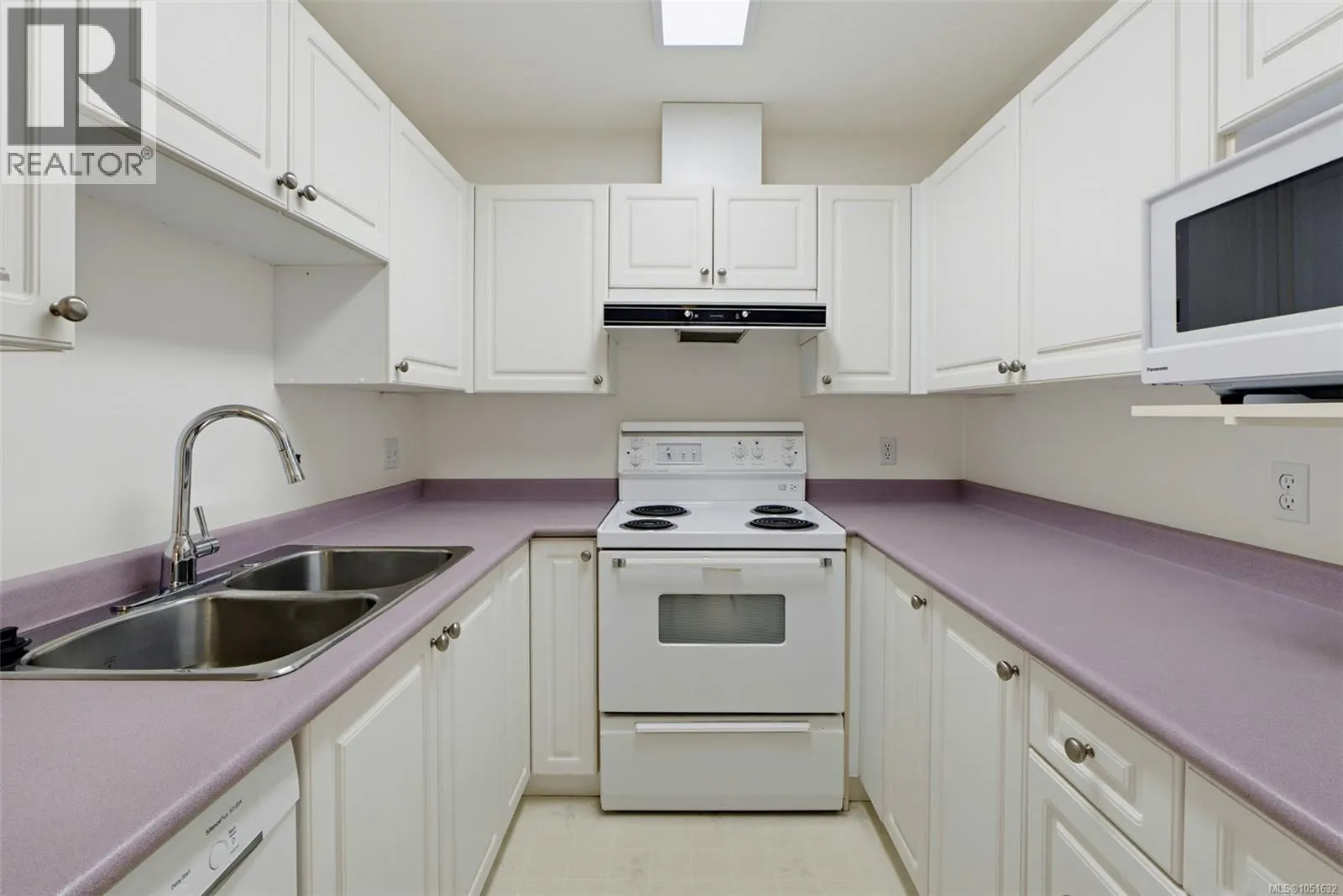 404 1710 Fort St