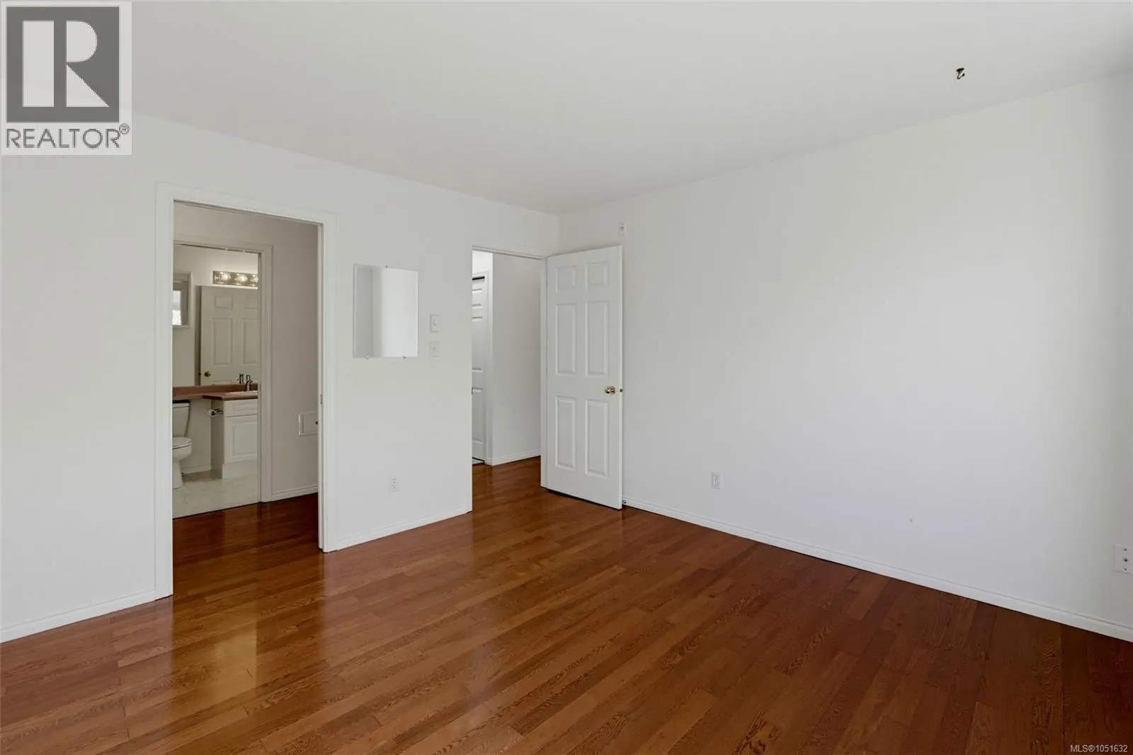 404 1710 Fort St