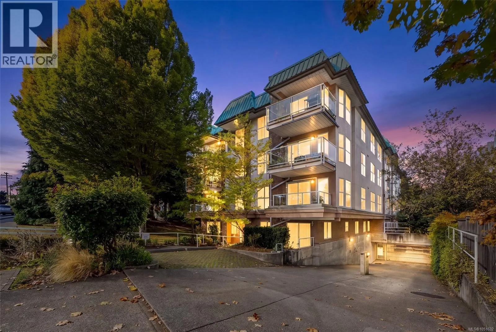 404 1710 Fort St
