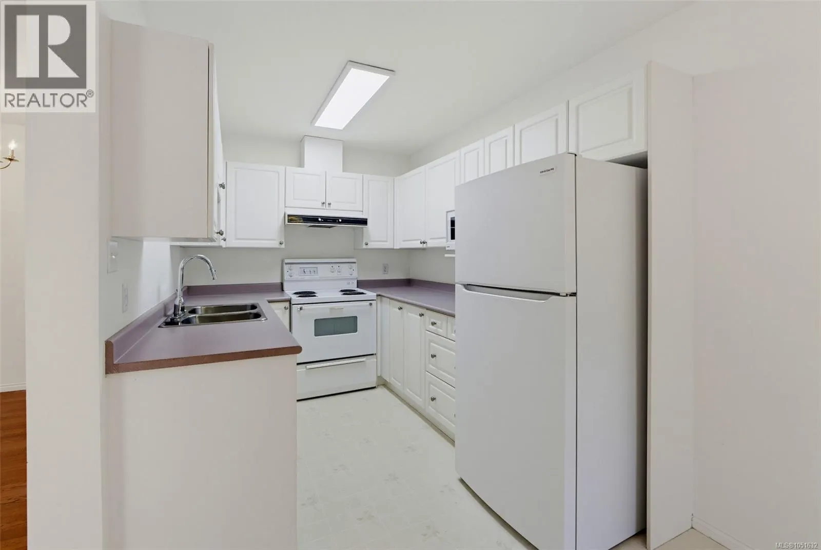 404 1710 Fort St