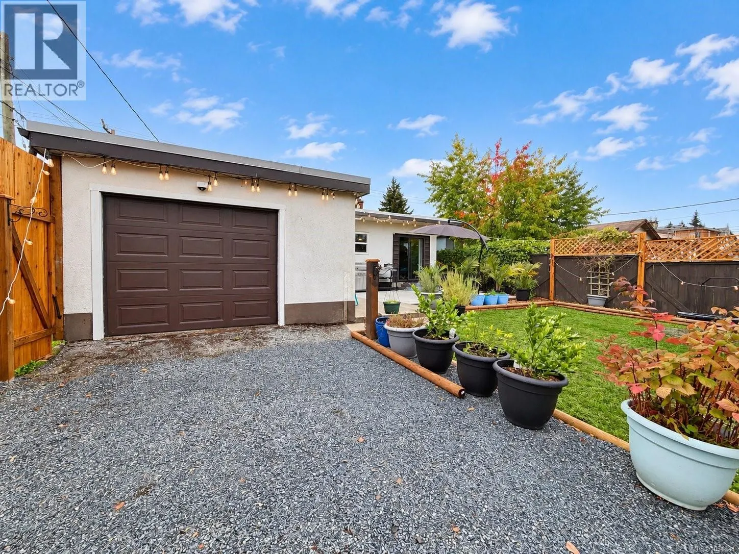 3586 10th Ave