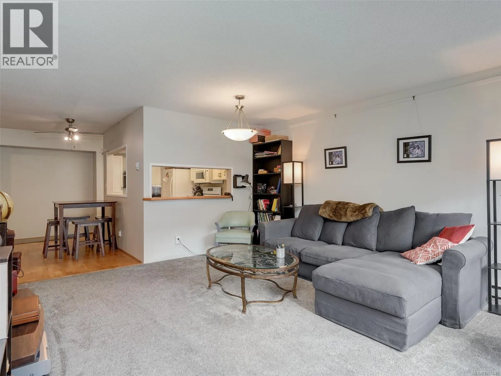 203 3260 Quadra St