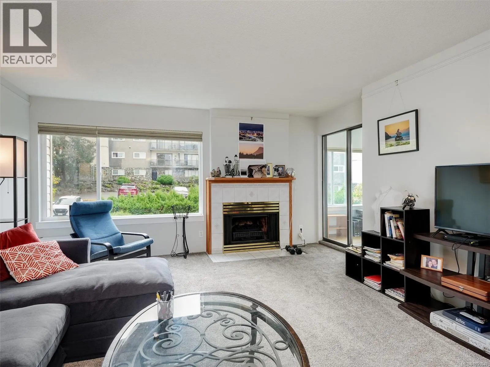 203 3260 Quadra St