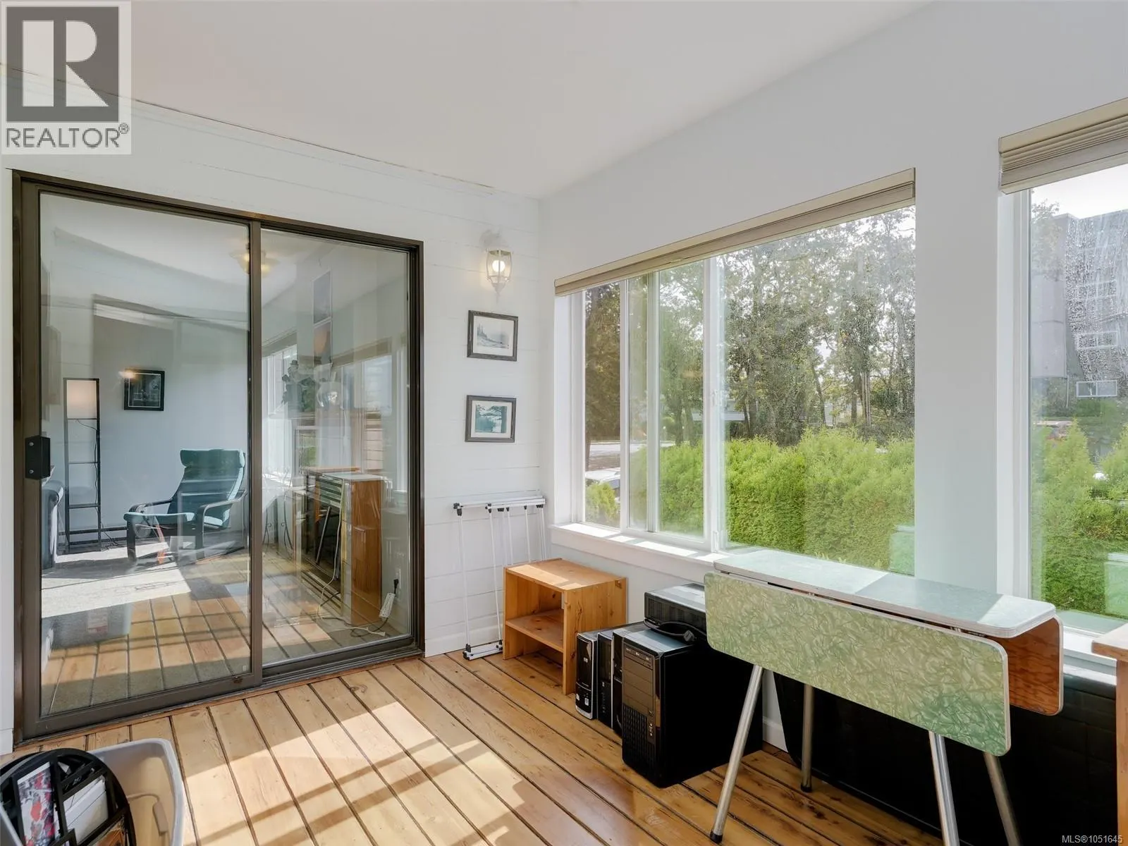 203 3260 Quadra St