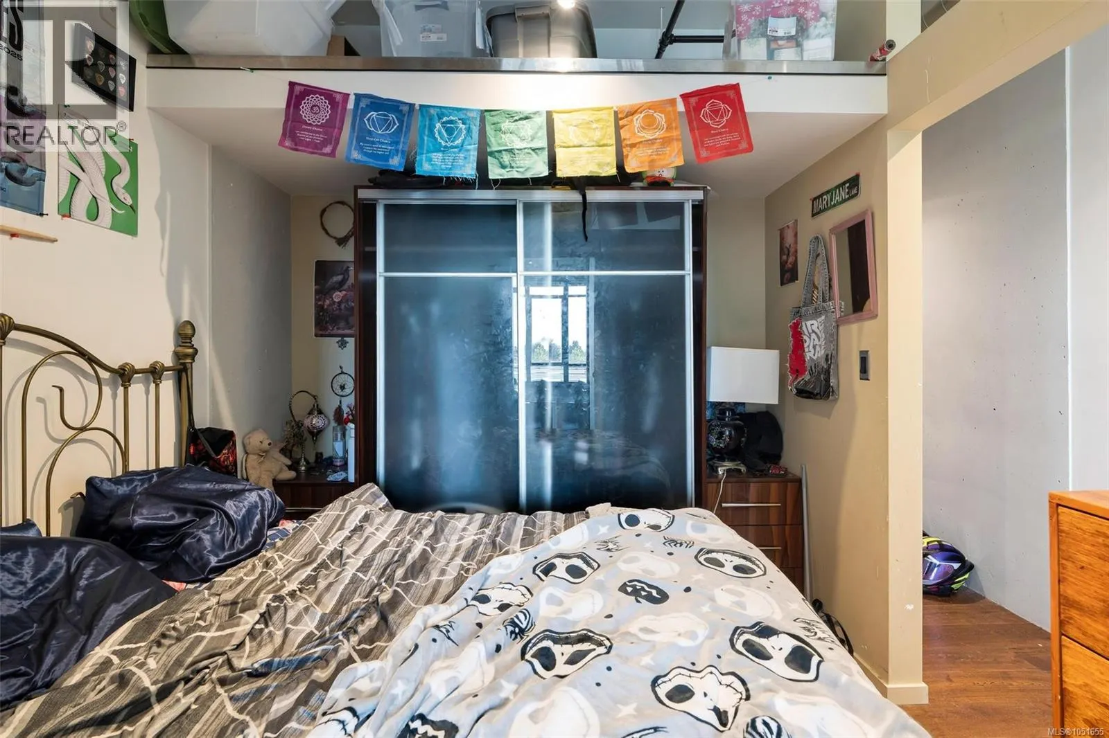 610 1029 View St