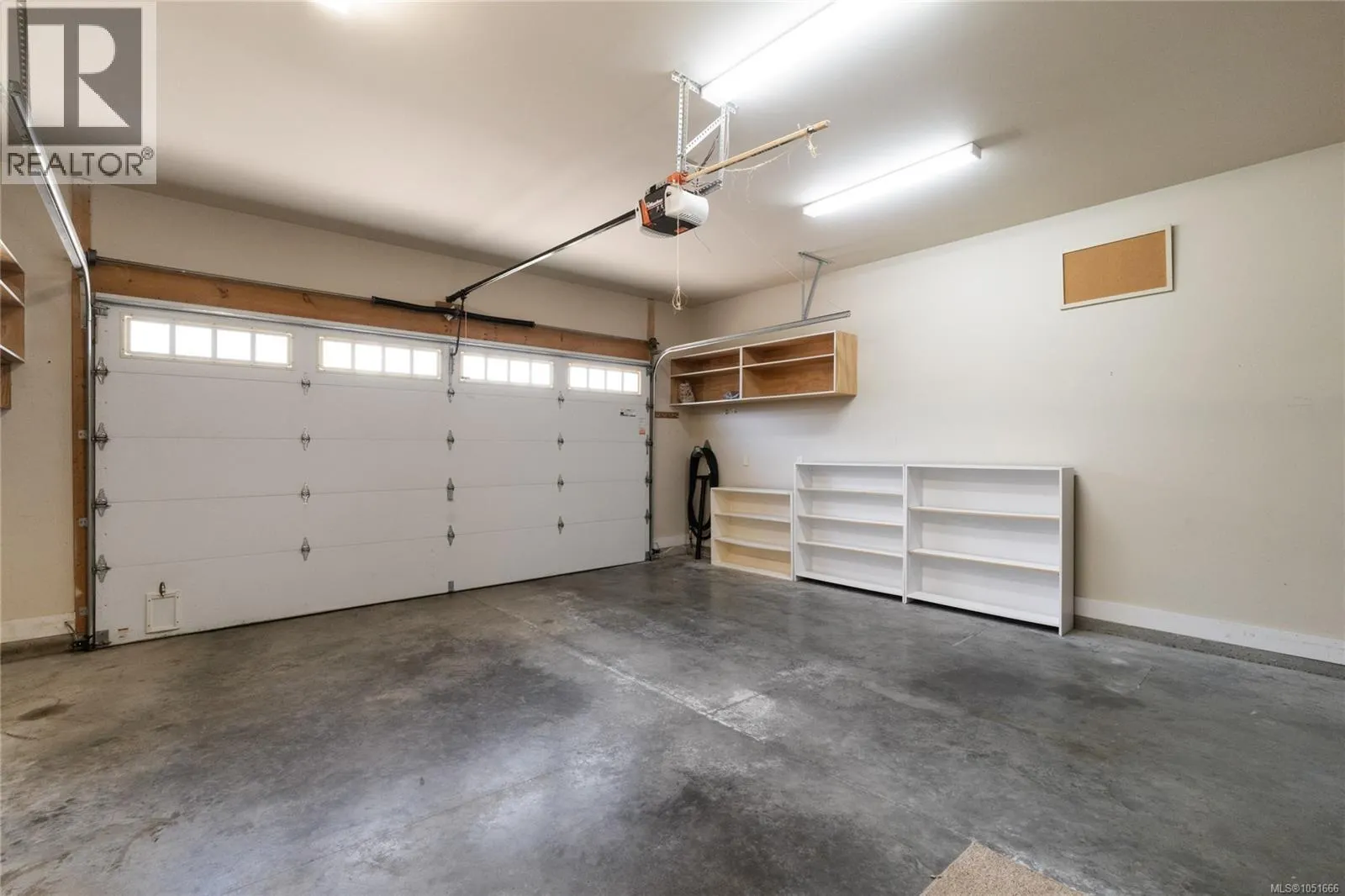 3387 Haida Dr