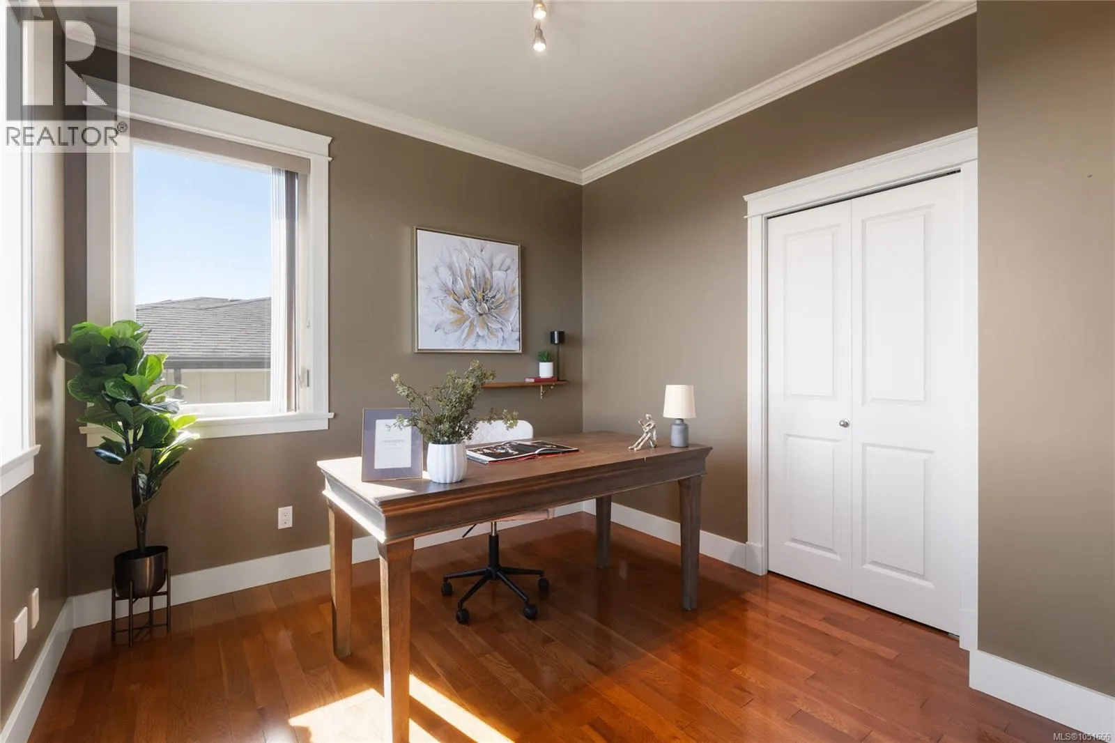 3387 Haida Dr