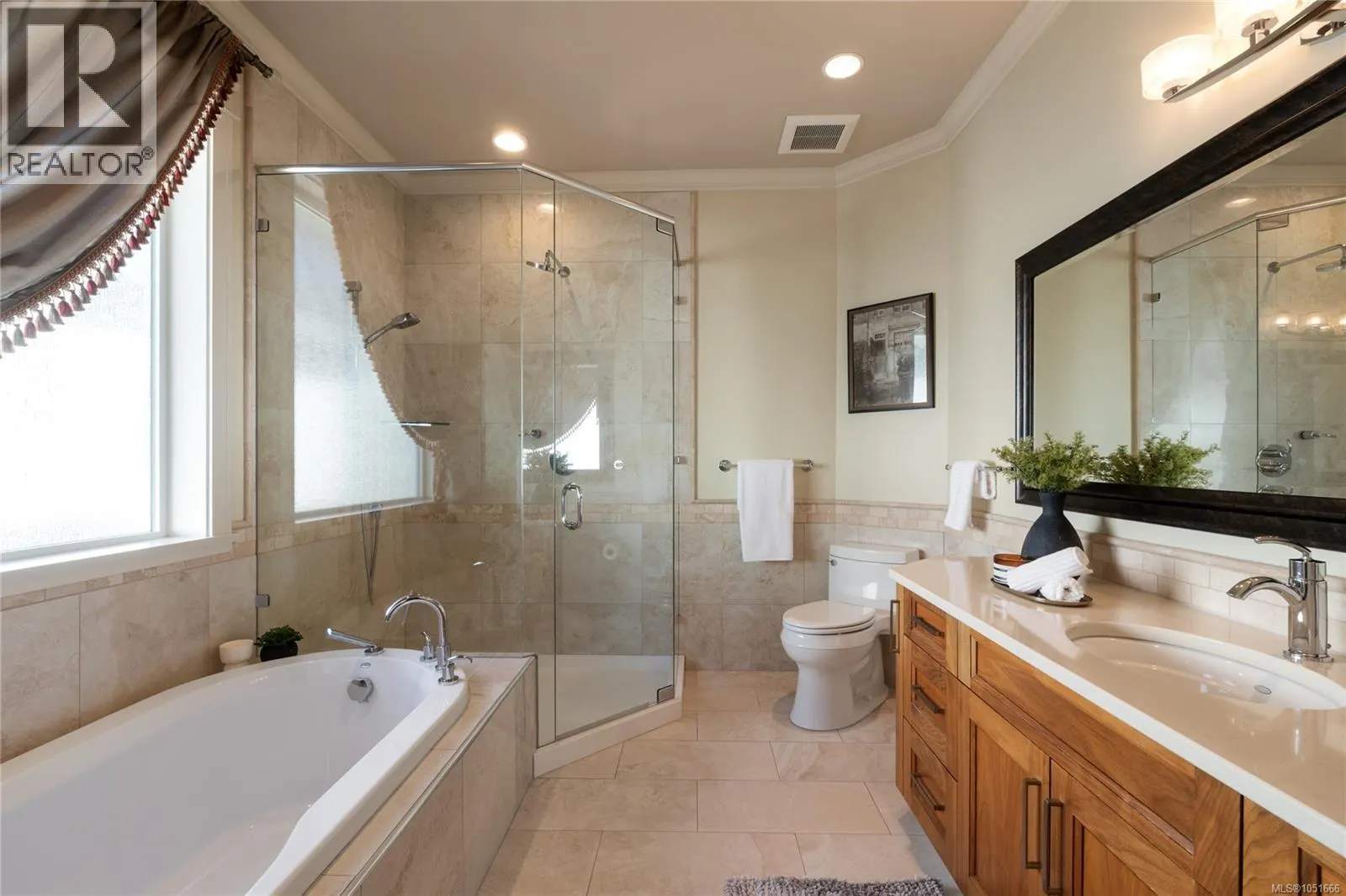 3387 Haida Dr