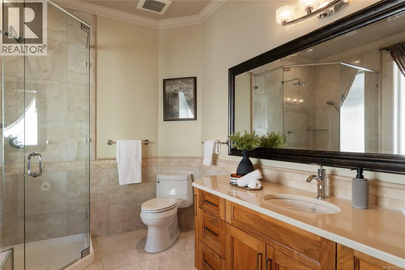 3387 Haida Dr
