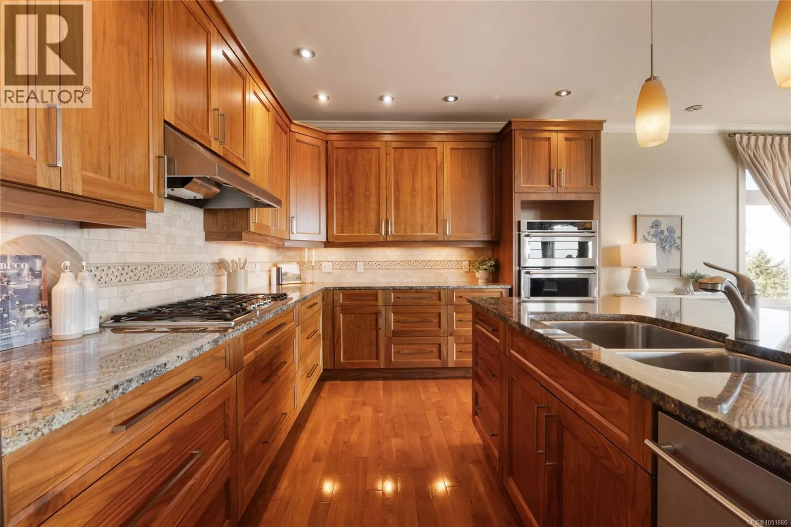 3387 Haida Dr