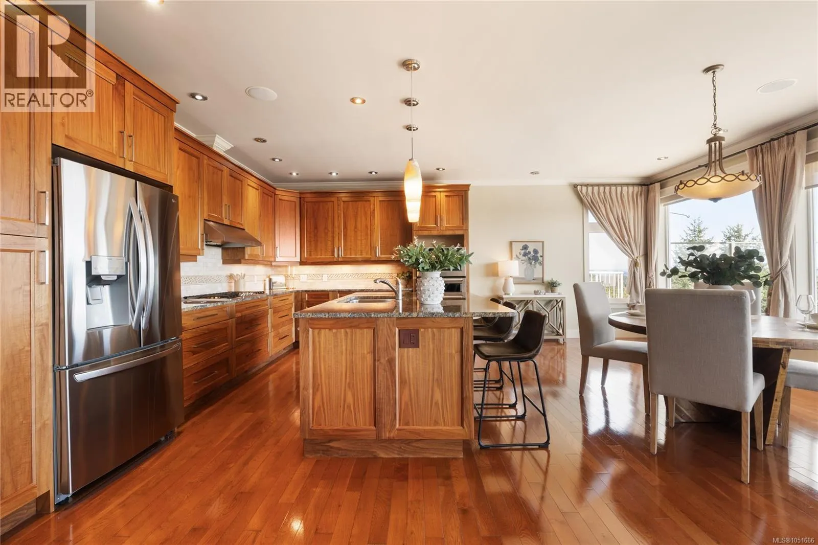3387 Haida Dr