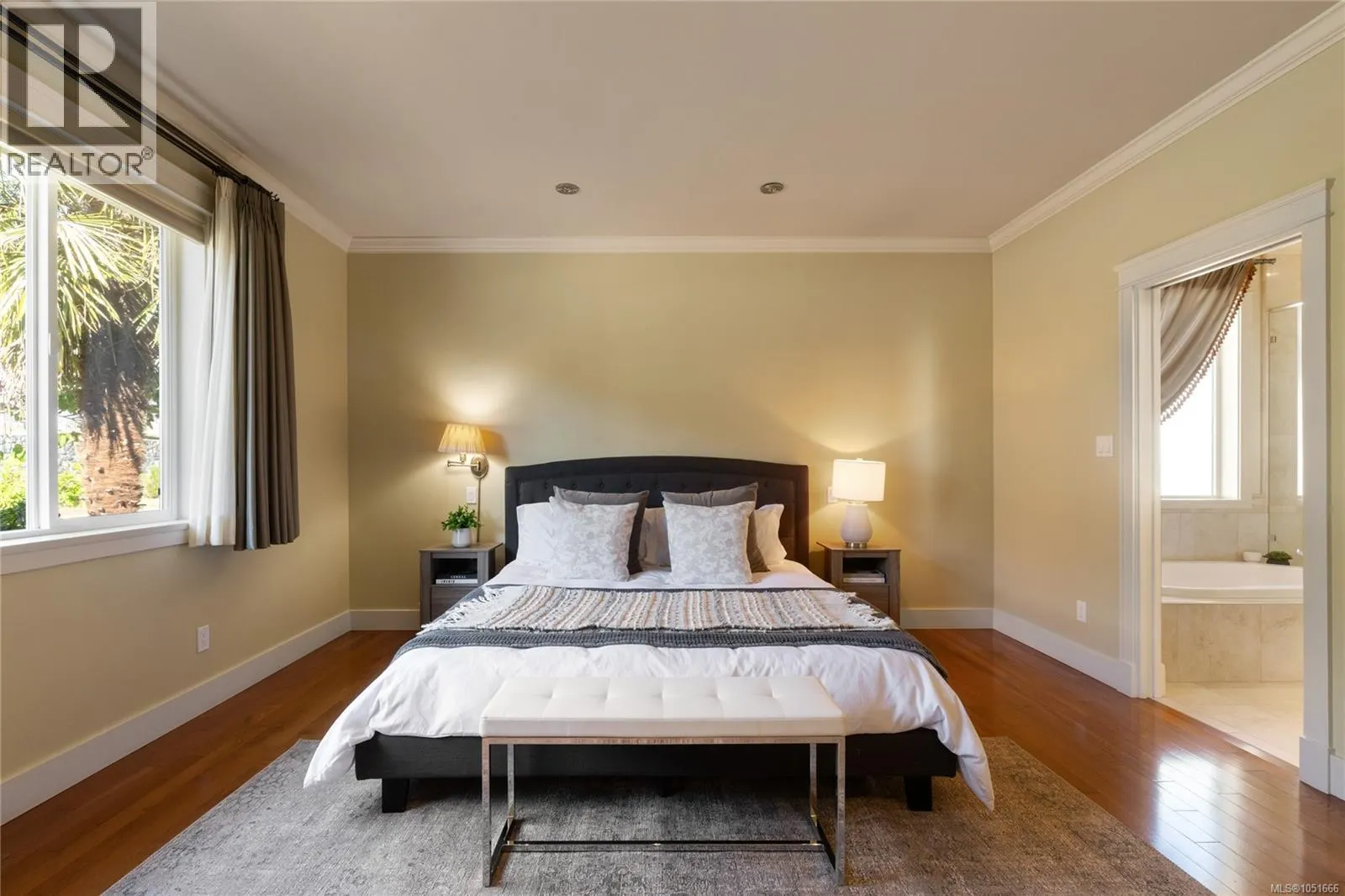 3387 Haida Dr