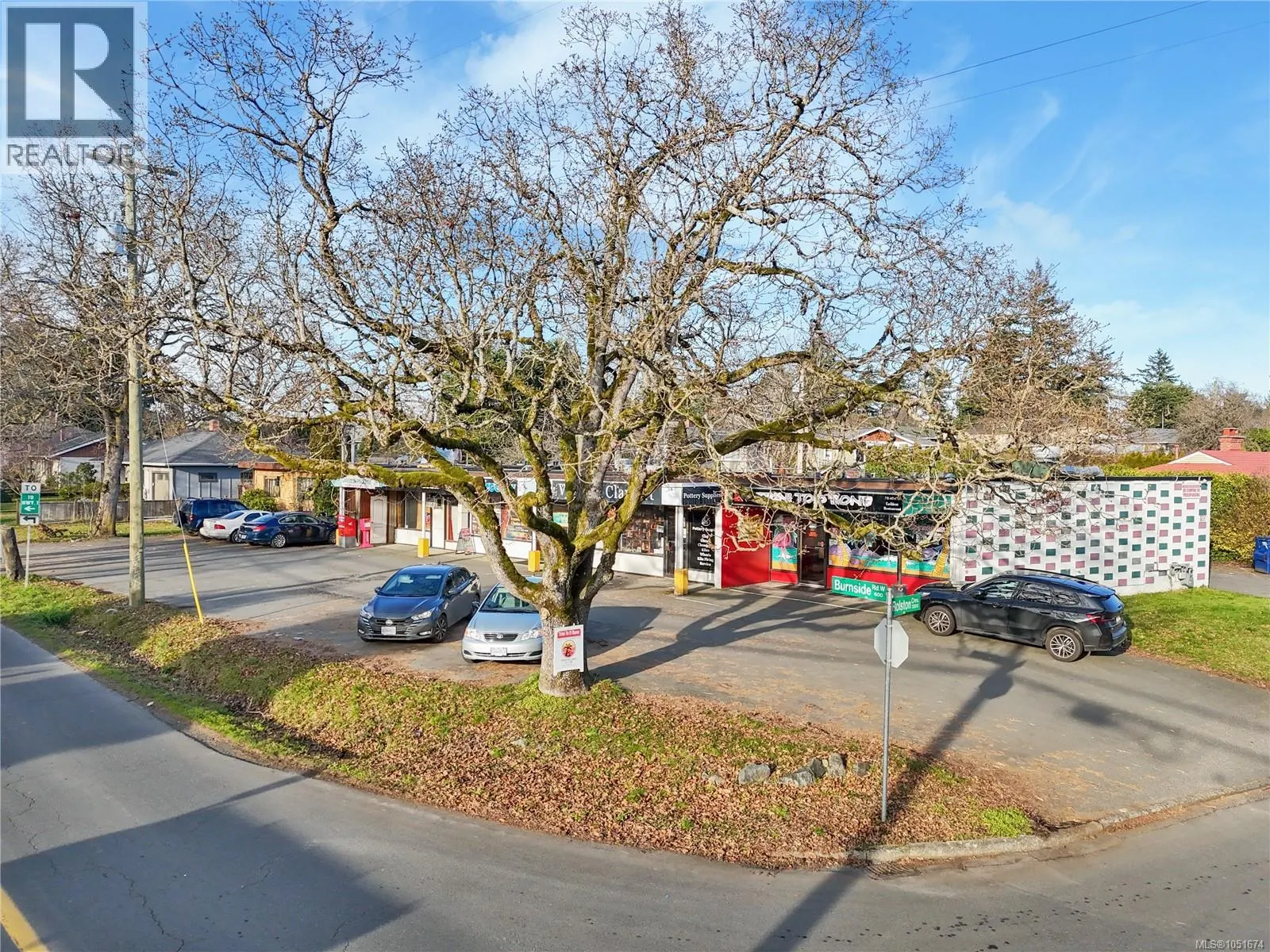 660 Burnside Rd W