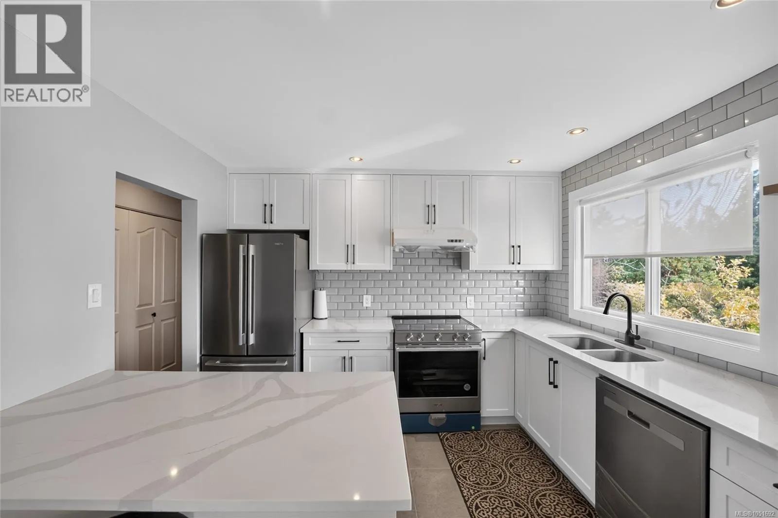 106 Emery Way