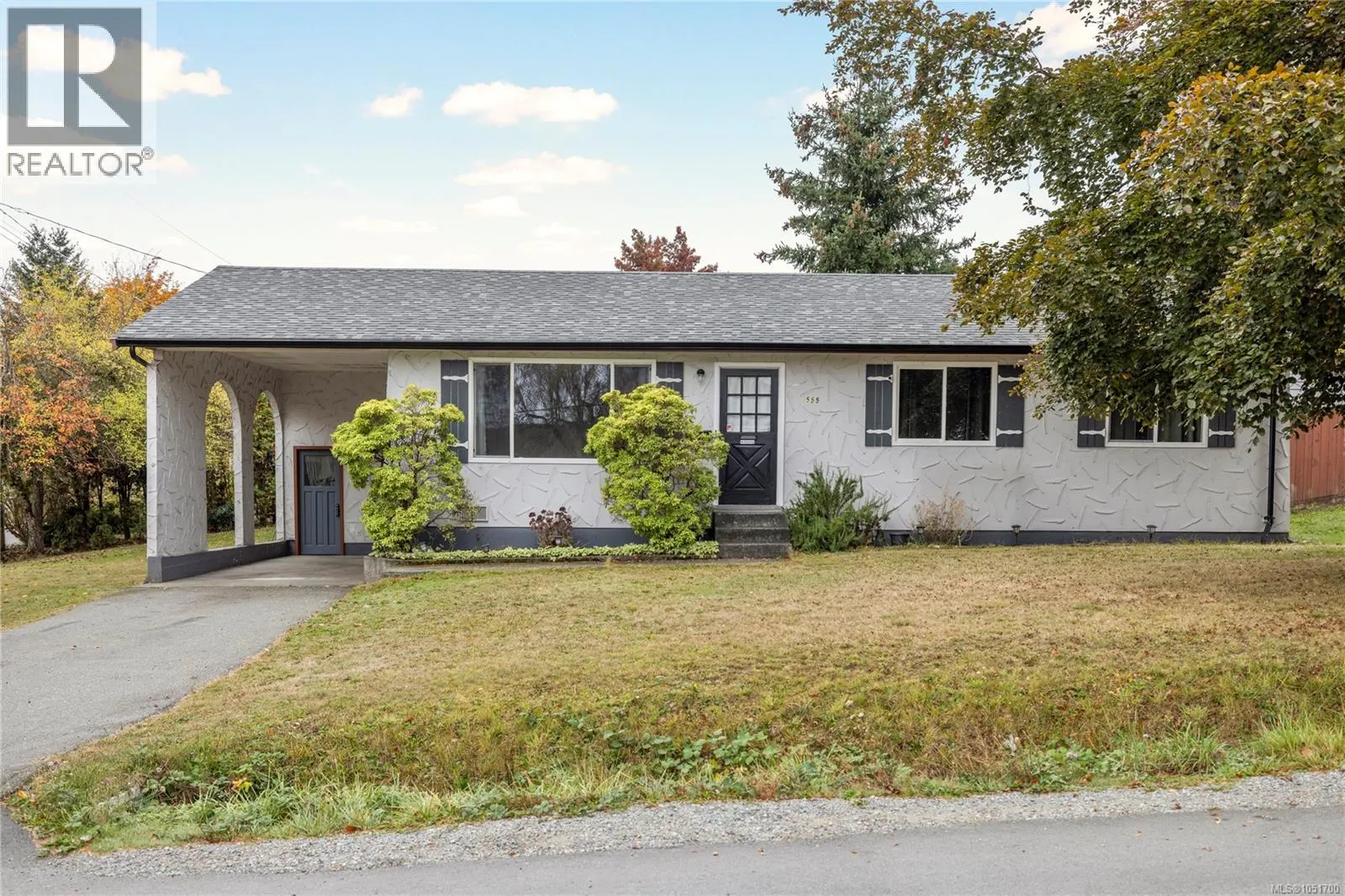 555 Weber St
