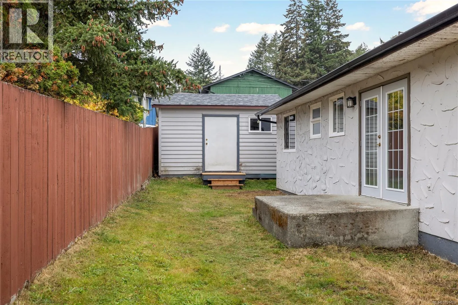 555 Weber St