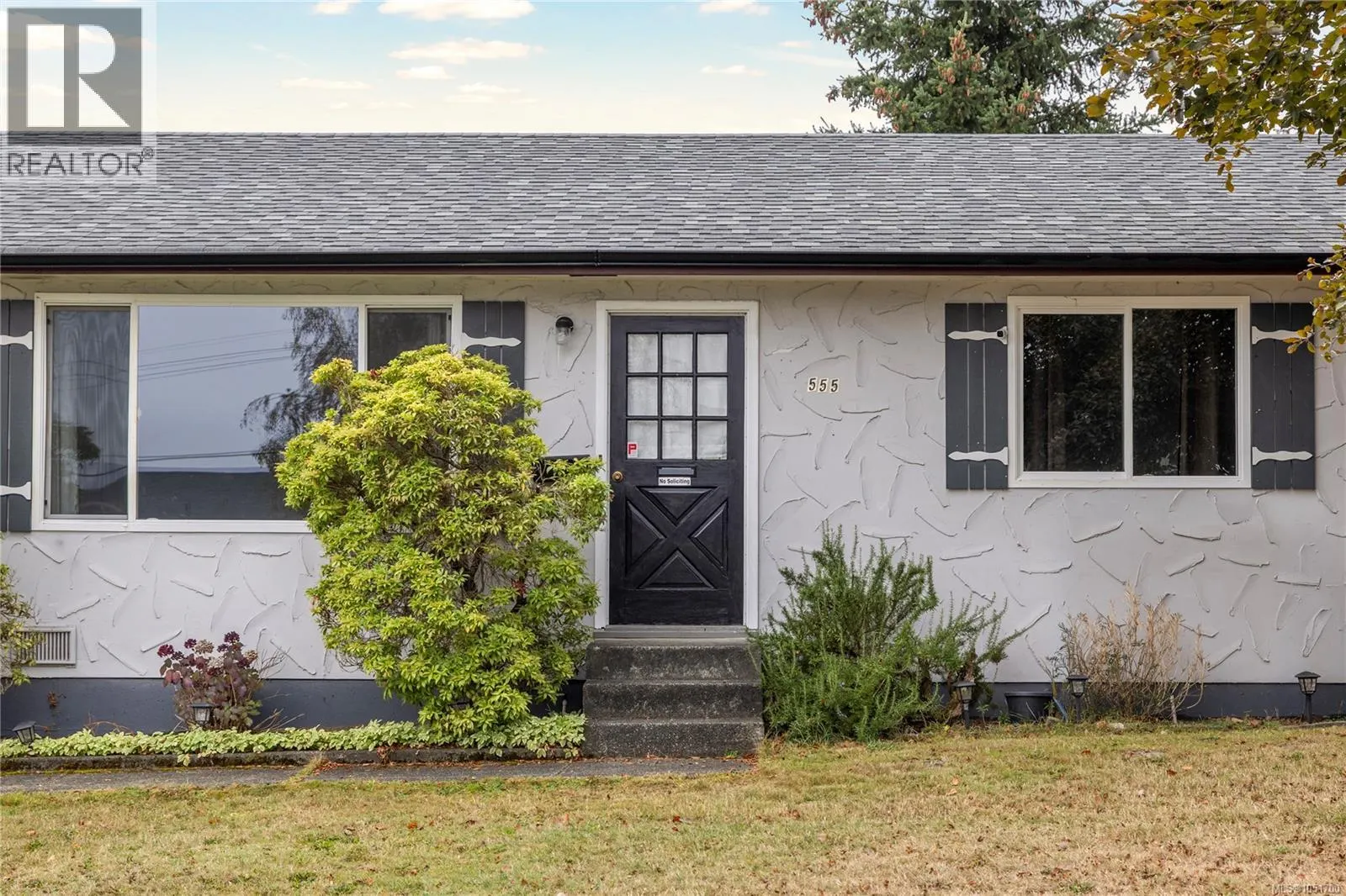 555 Weber St