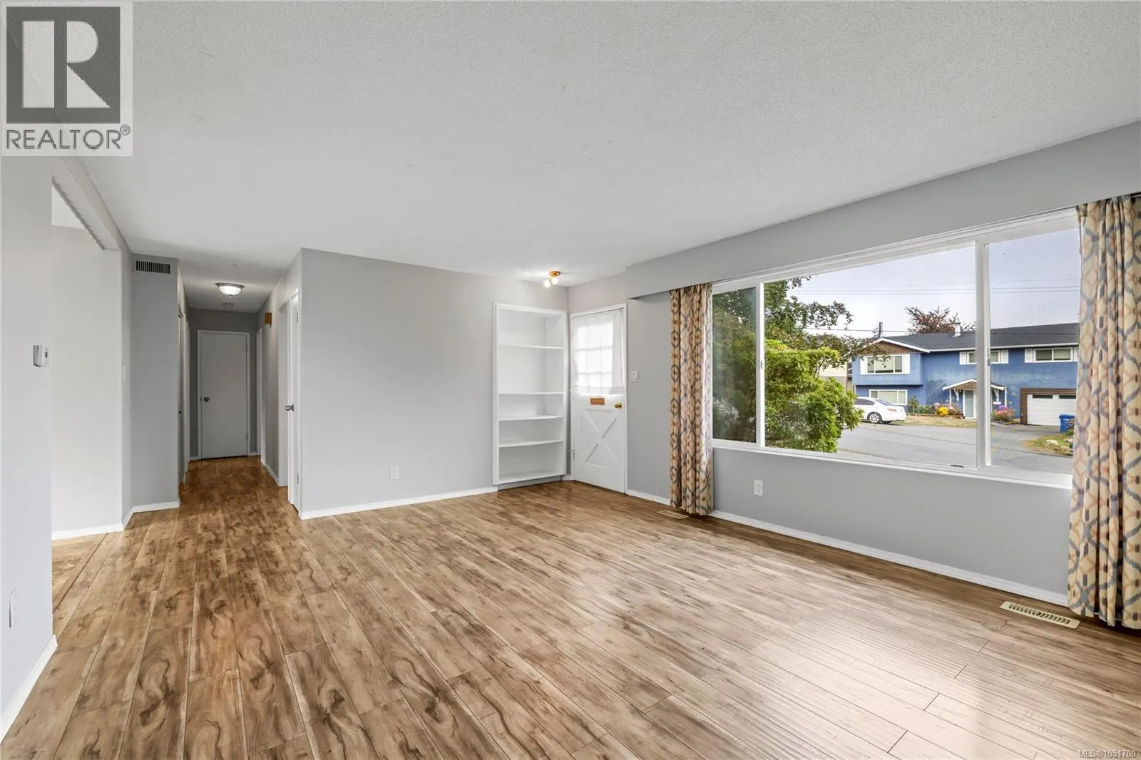 555 Weber St