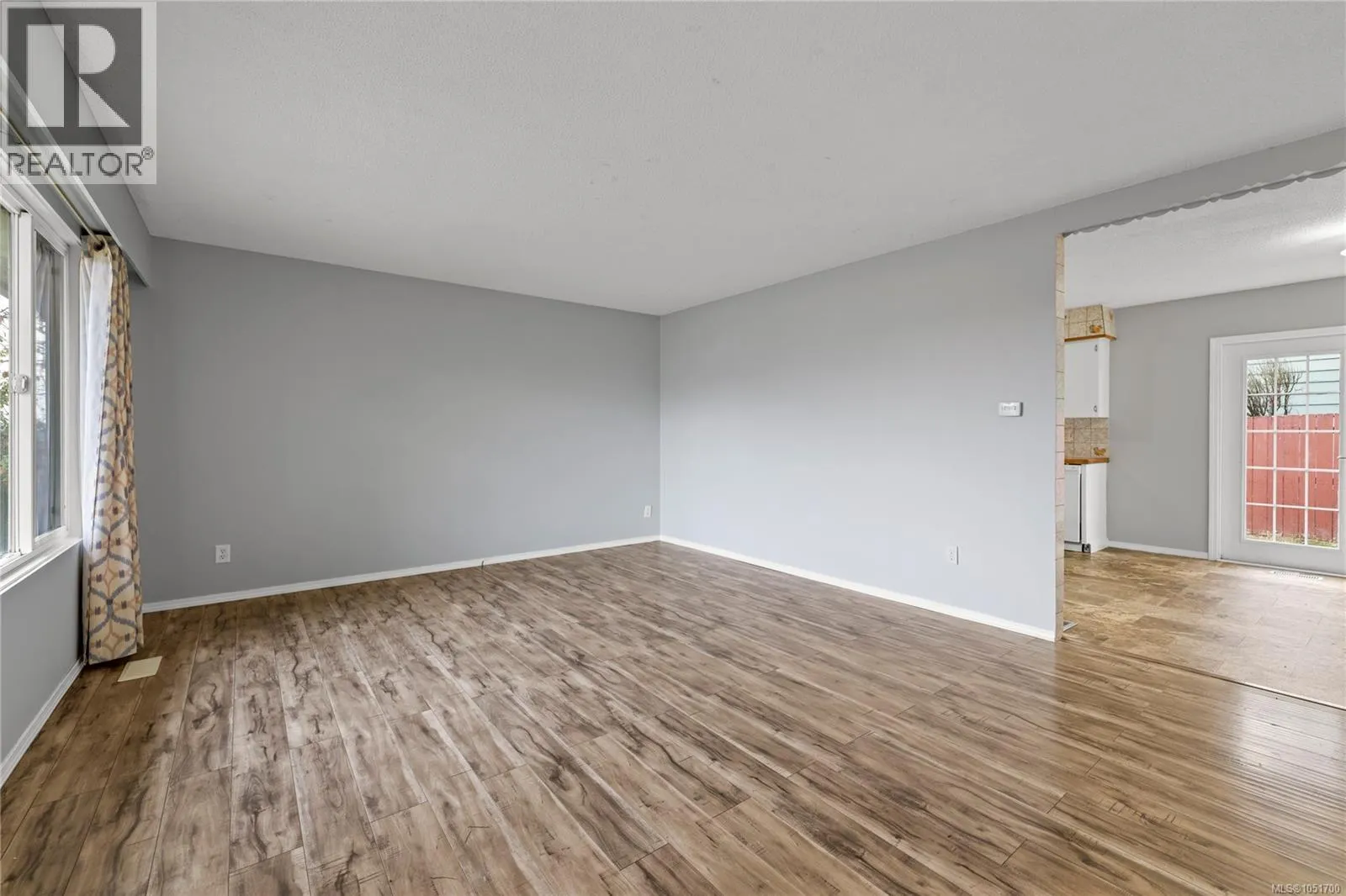 555 Weber St