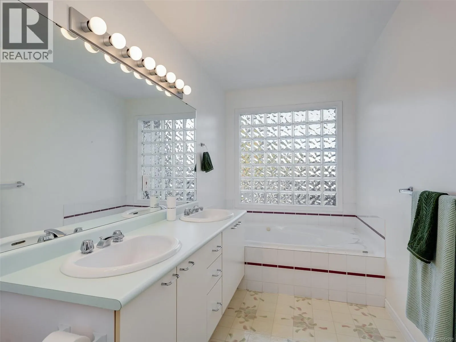16 1063 Valewood Trail