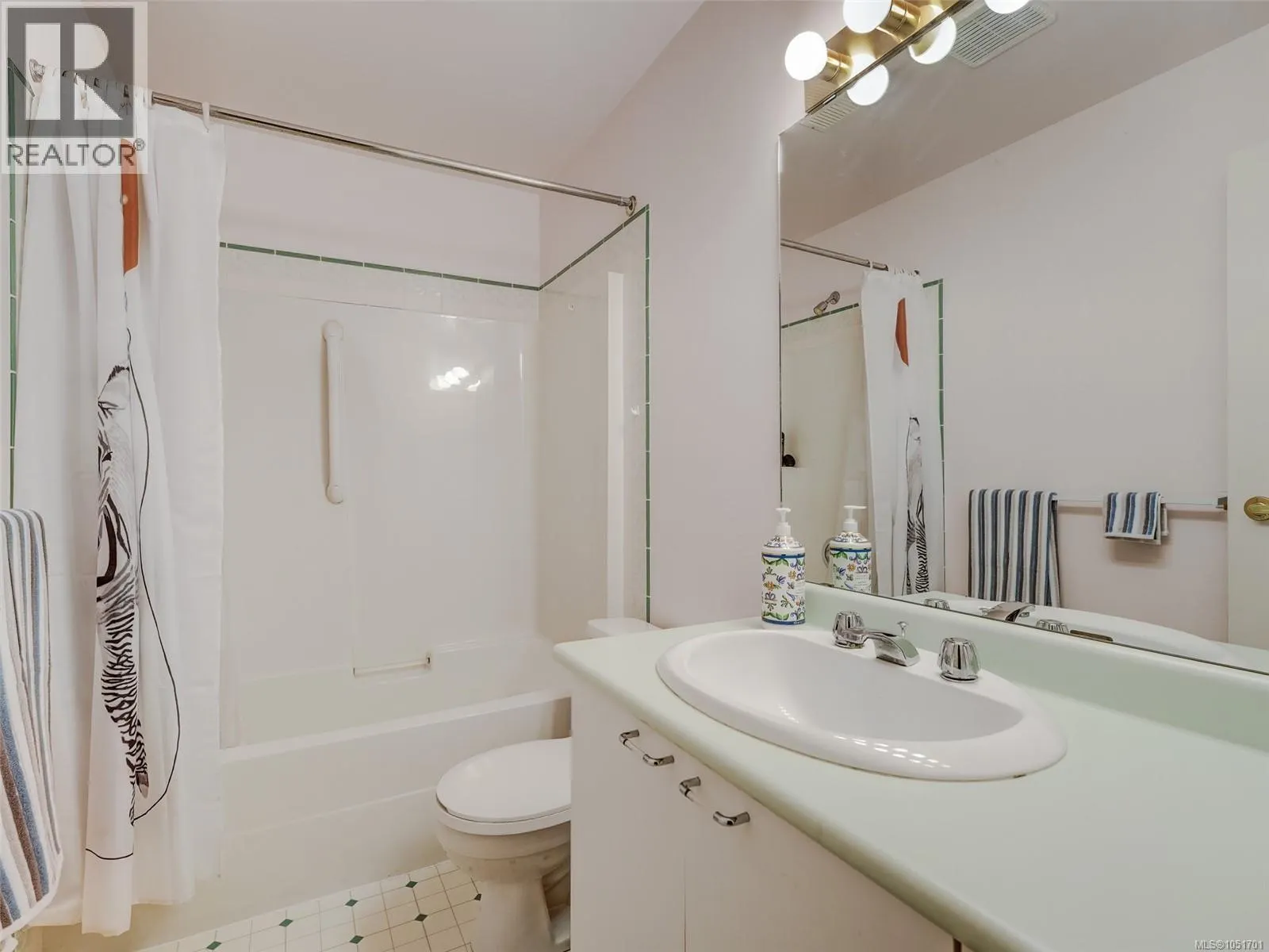16 1063 Valewood Trail