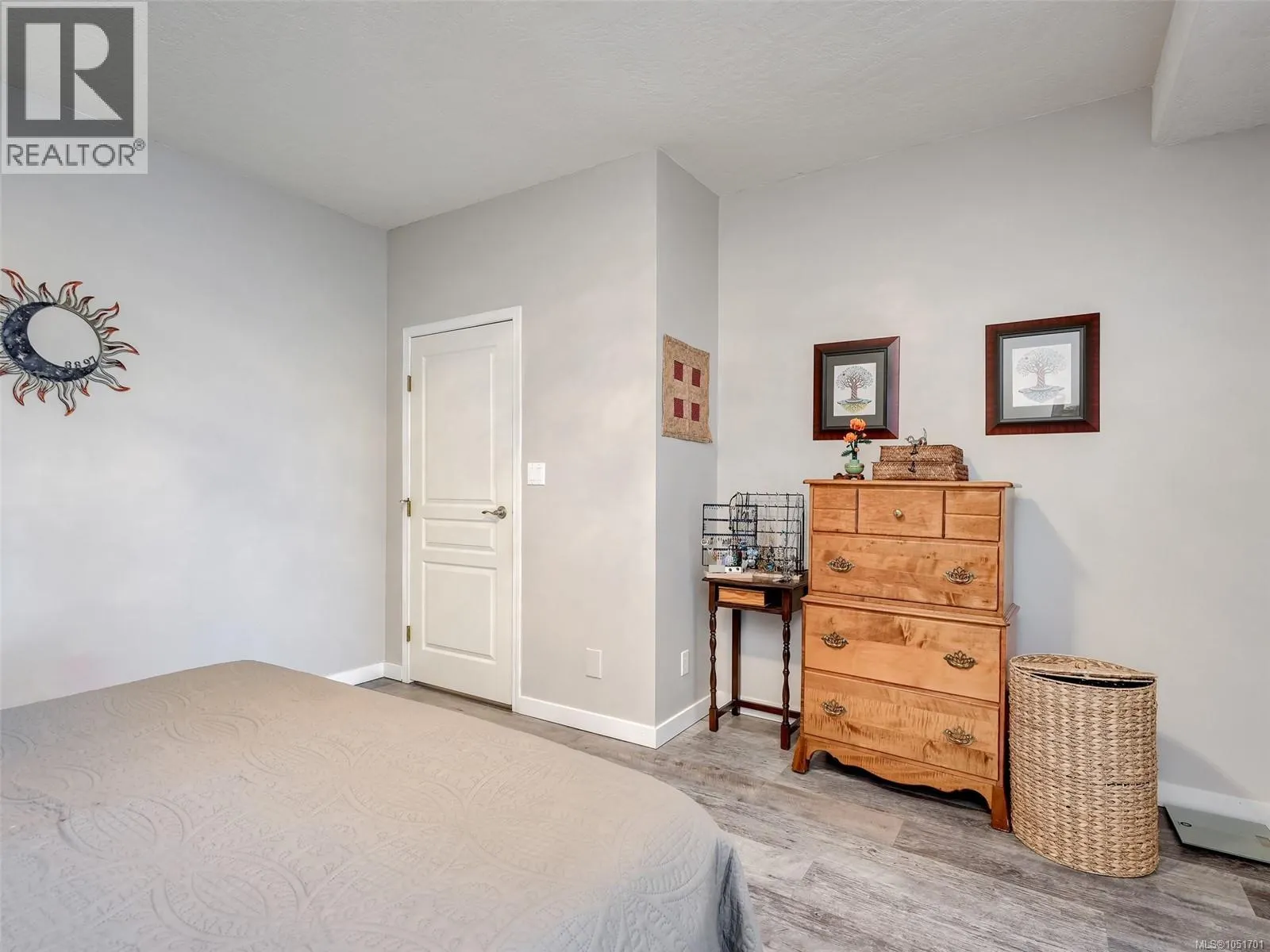 16 1063 Valewood Trail