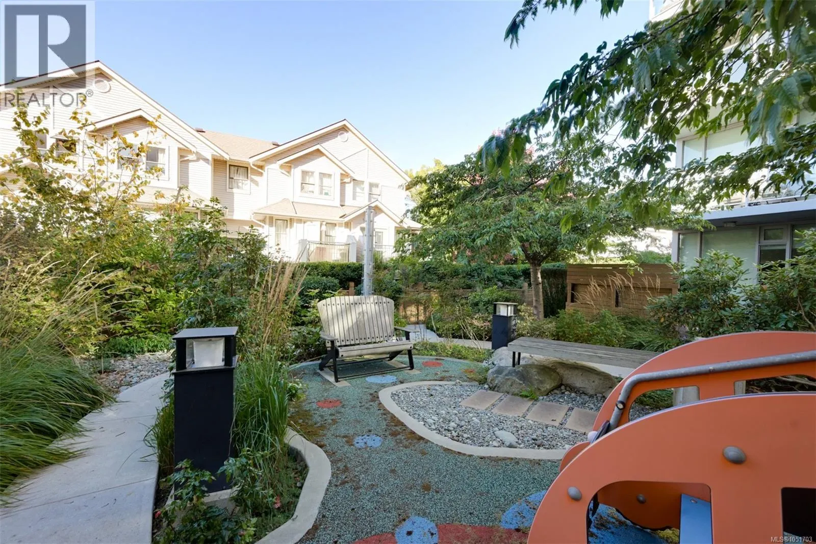 106 640 Michigan St