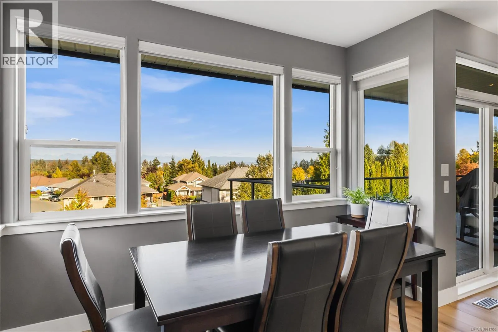978 Timberline Dr