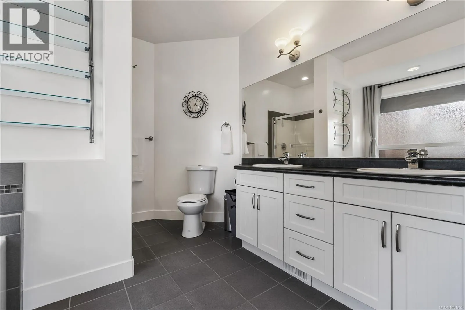 978 Timberline Dr