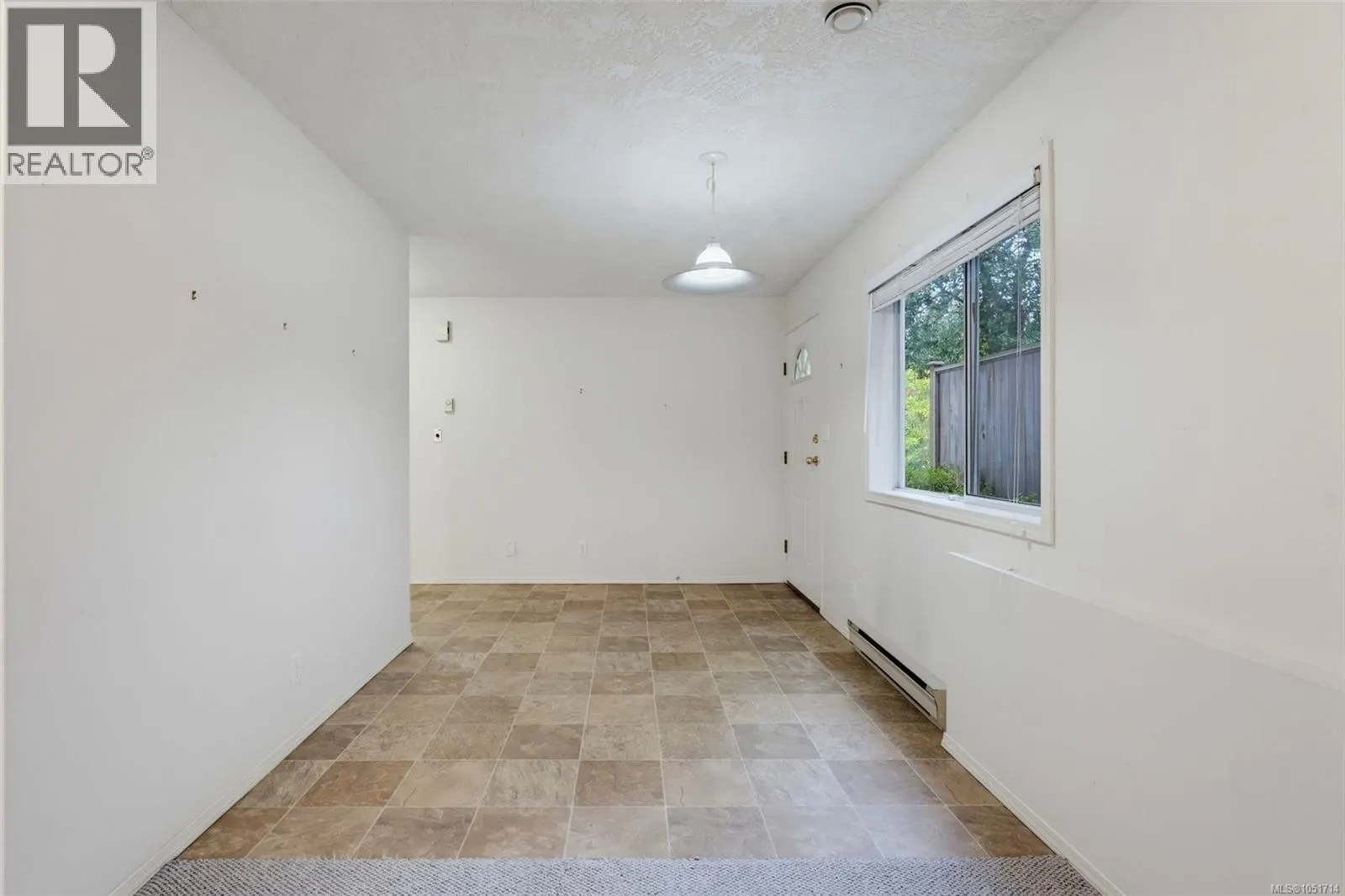 975 Annie St