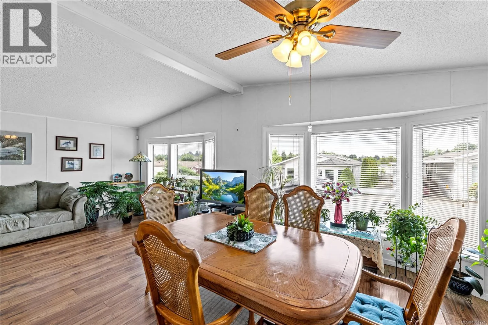 1948 Valley Oak Dr