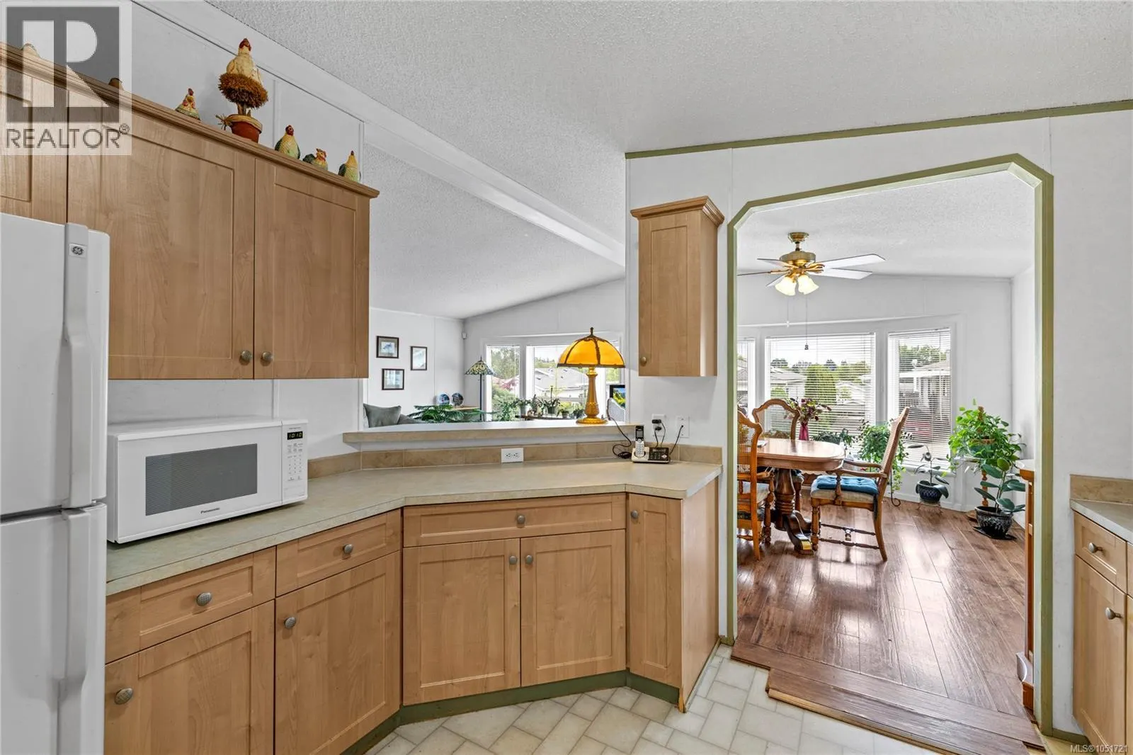 1948 Valley Oak Dr