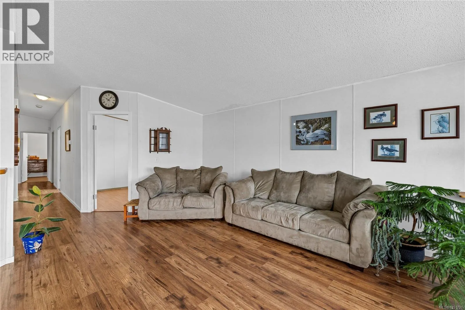 1948 Valley Oak Dr