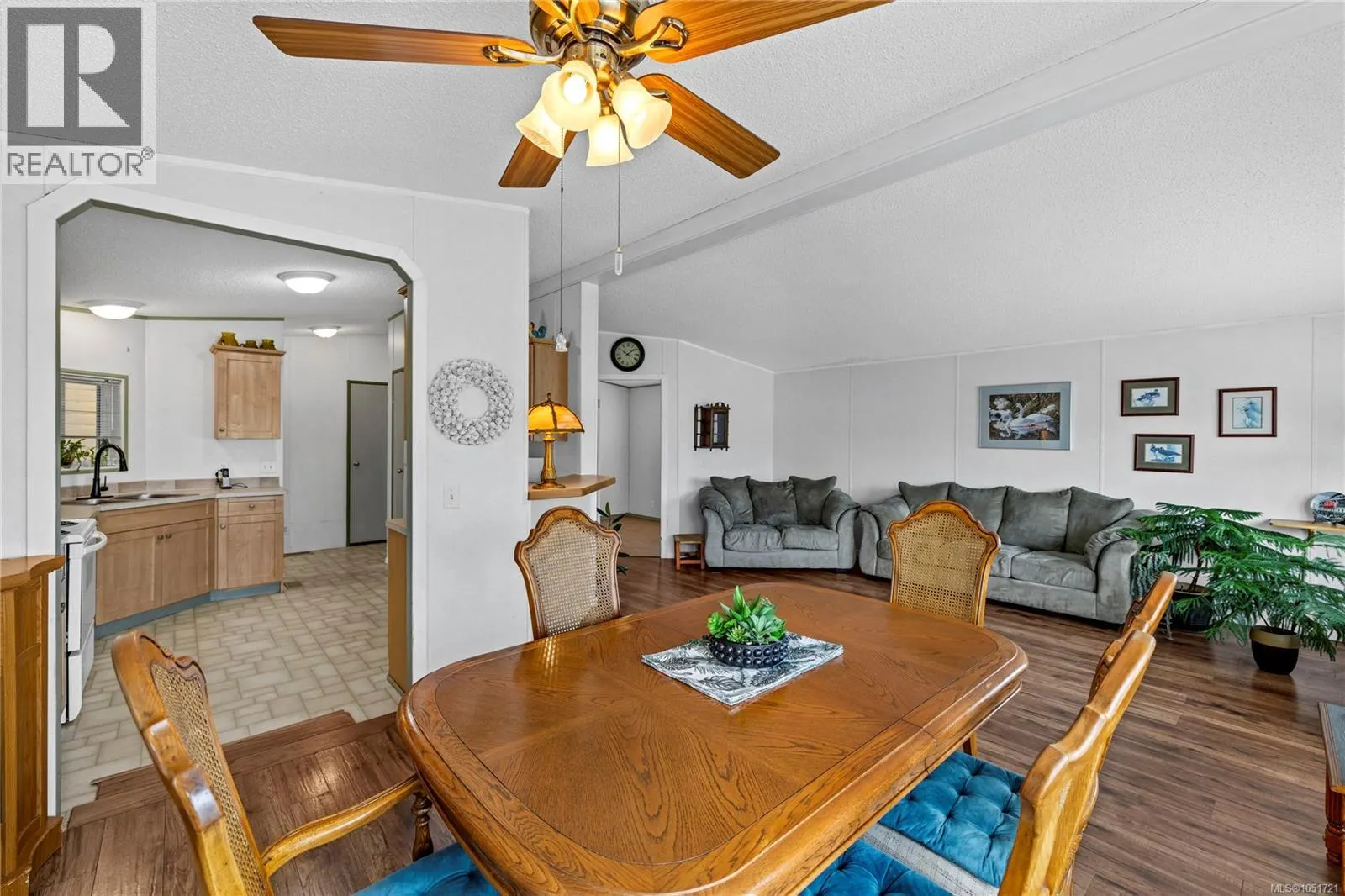 1948 Valley Oak Dr