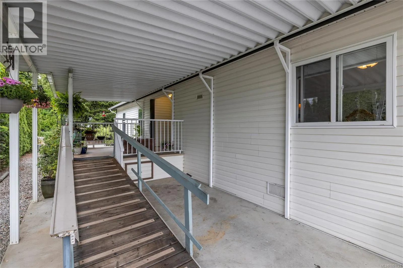 1948 Valley Oak Dr
