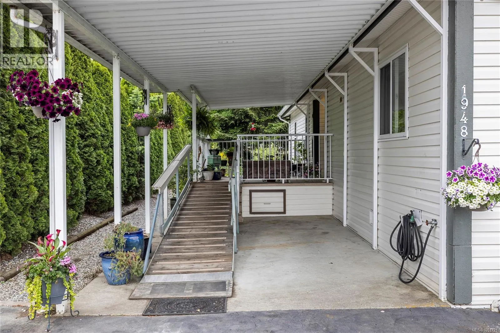 1948 Valley Oak Dr