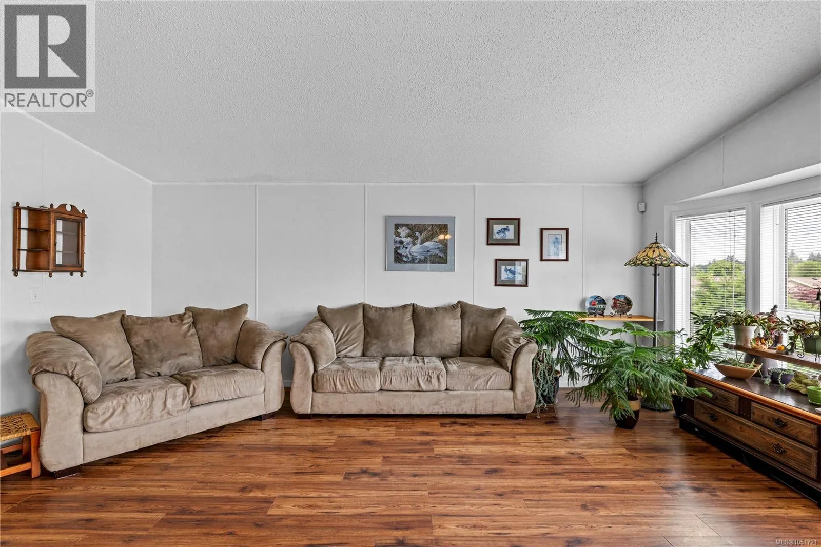 1948 Valley Oak Dr