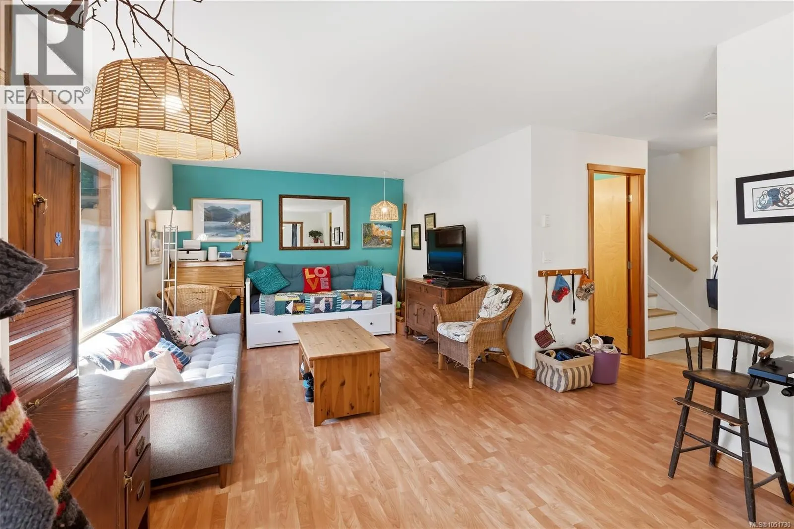3 1626 Holly Cres