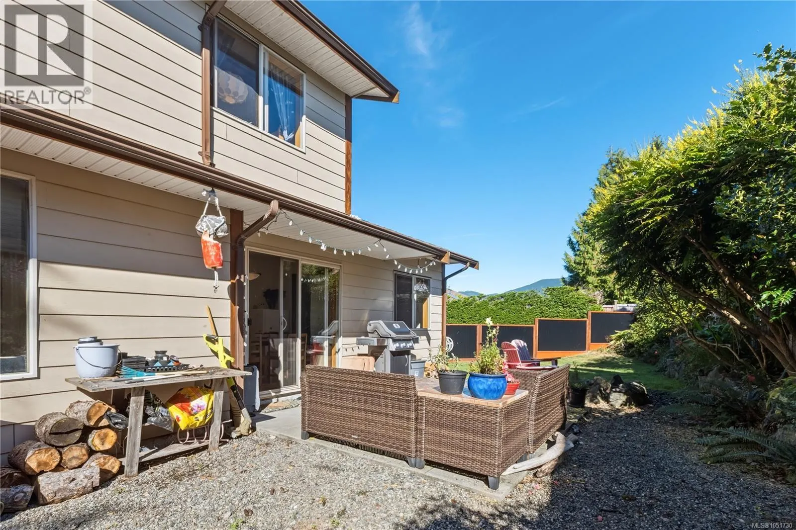 3 1626 Holly Cres