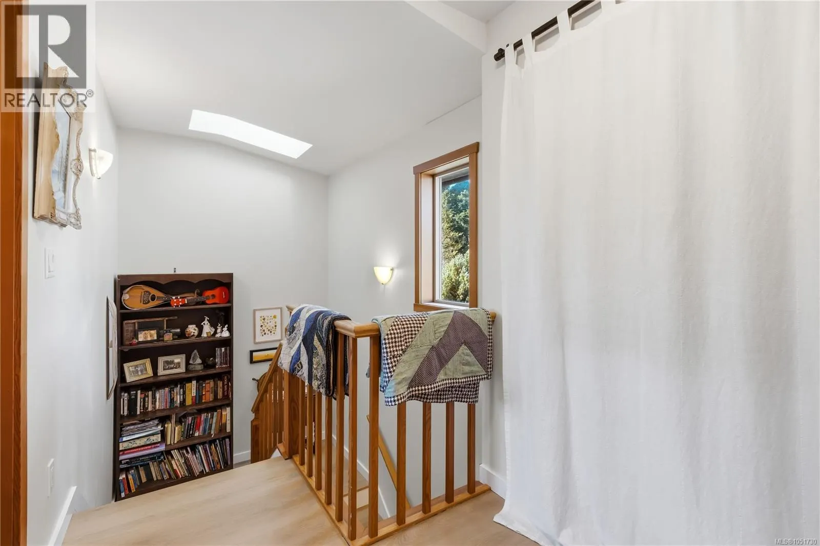 3 1626 Holly Cres