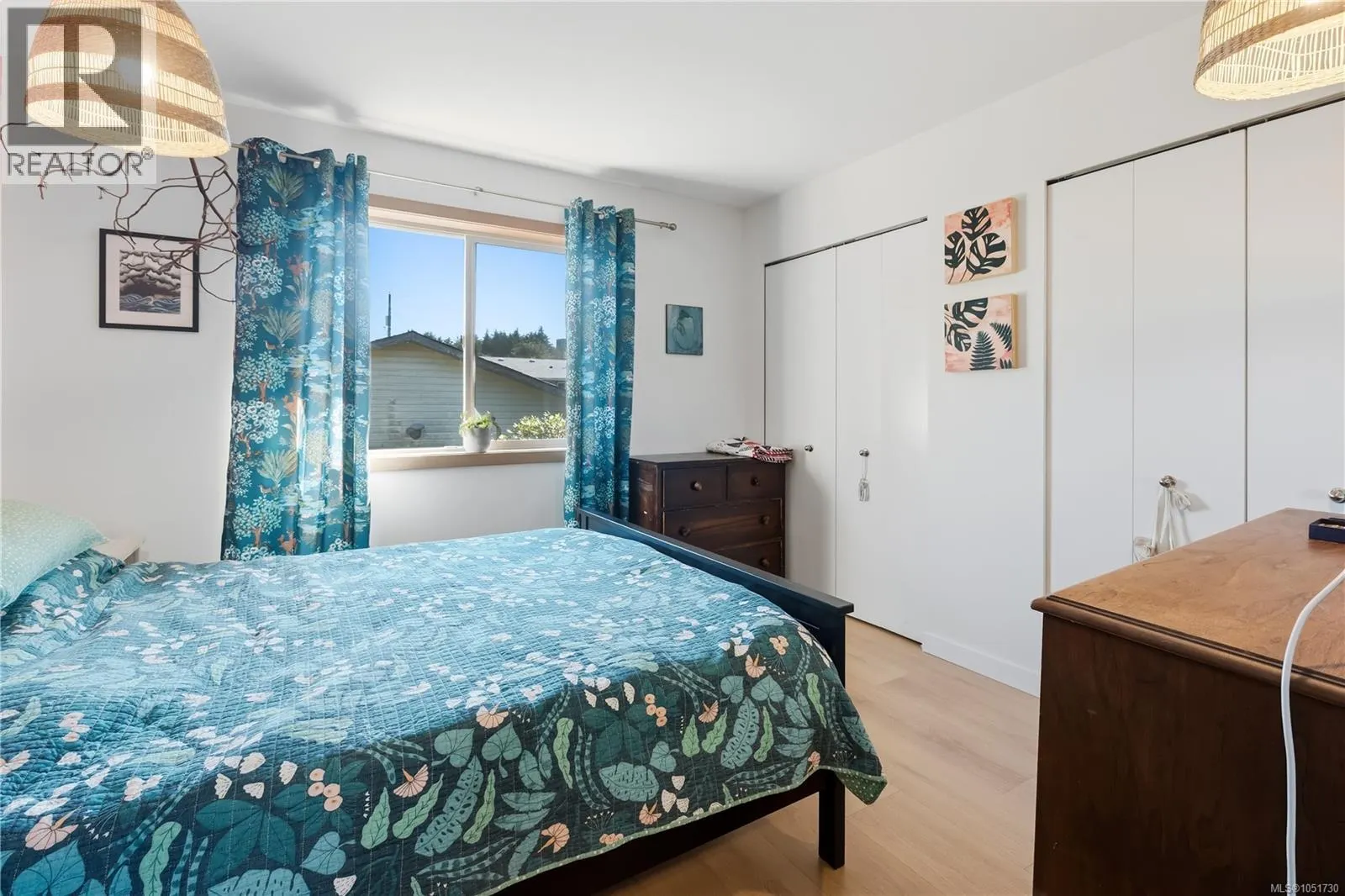 3 1626 Holly Cres