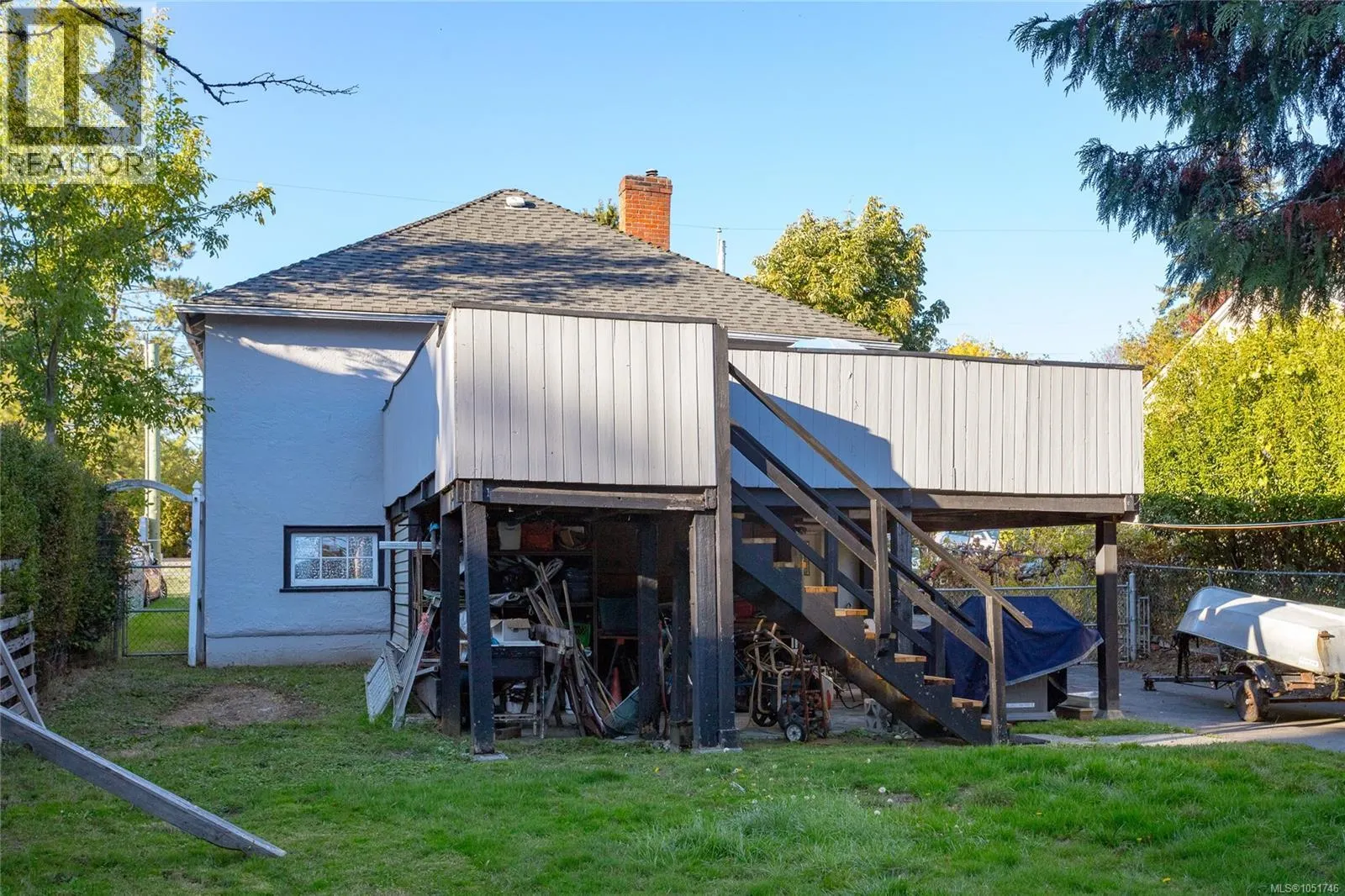 911 Darwin Ave