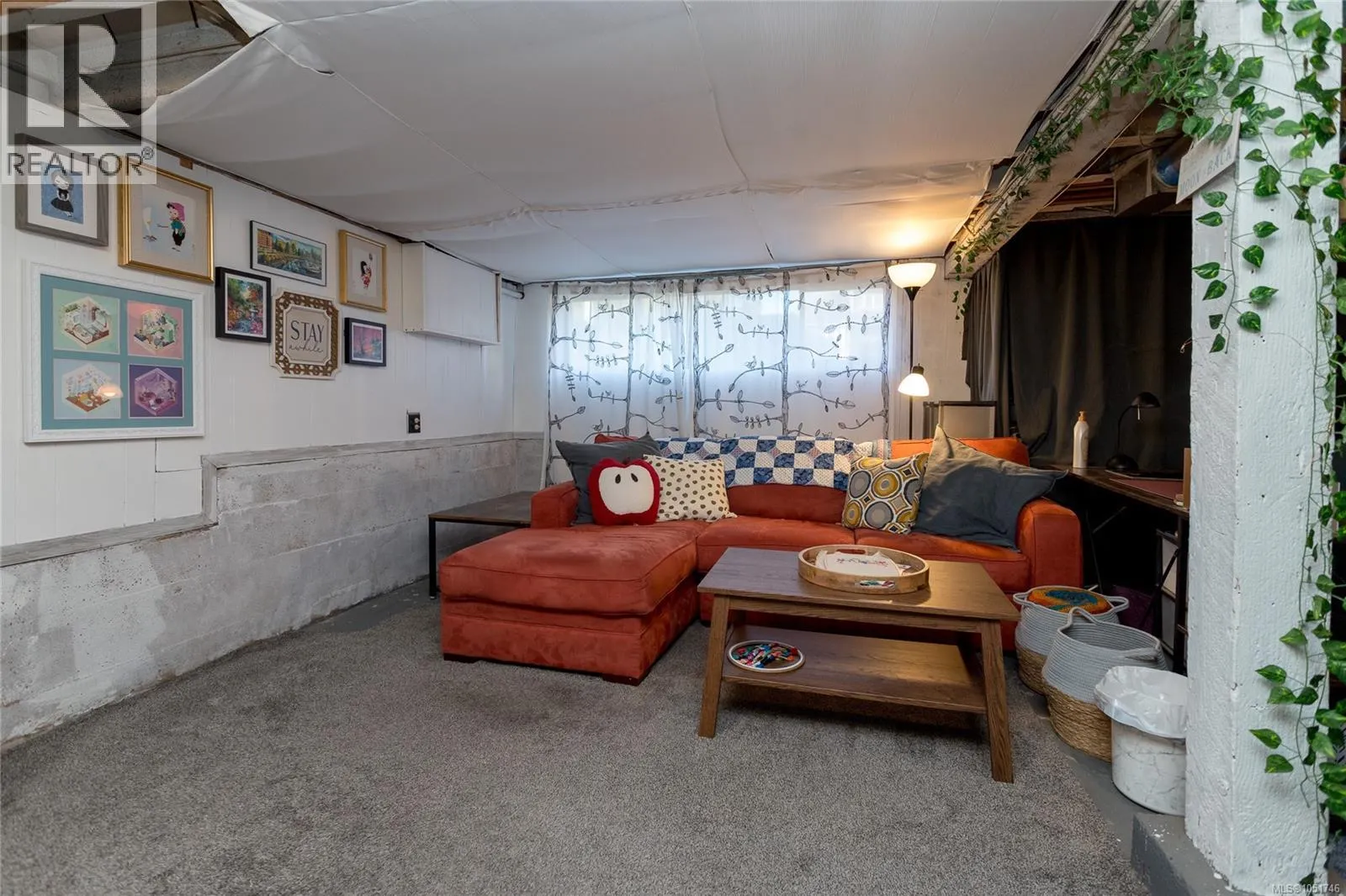 911 Darwin Ave