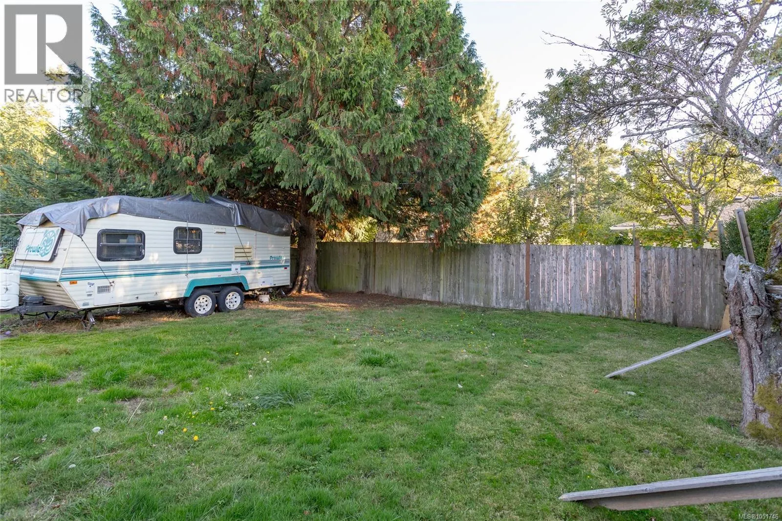 911 Darwin Ave