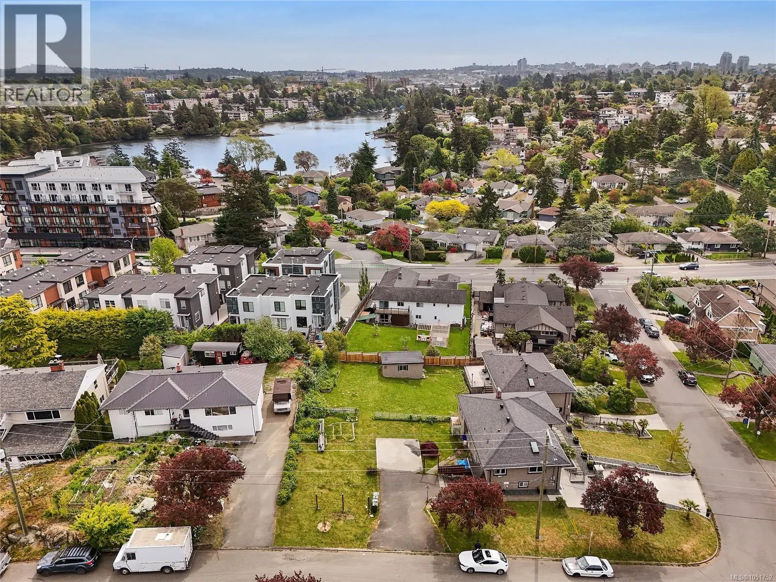 1079 GOSPER Cres