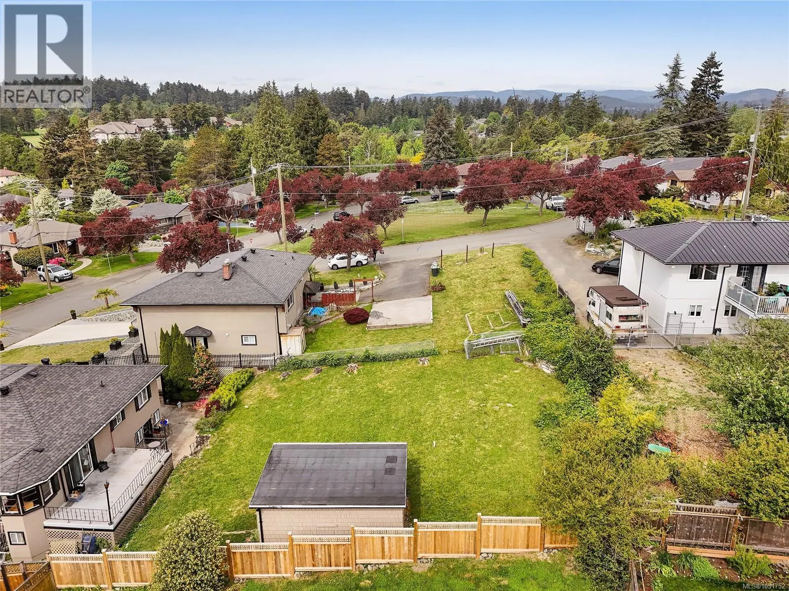 1079 GOSPER Cres