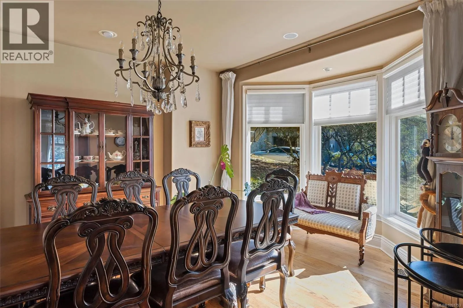 906 Cobblestone Lane