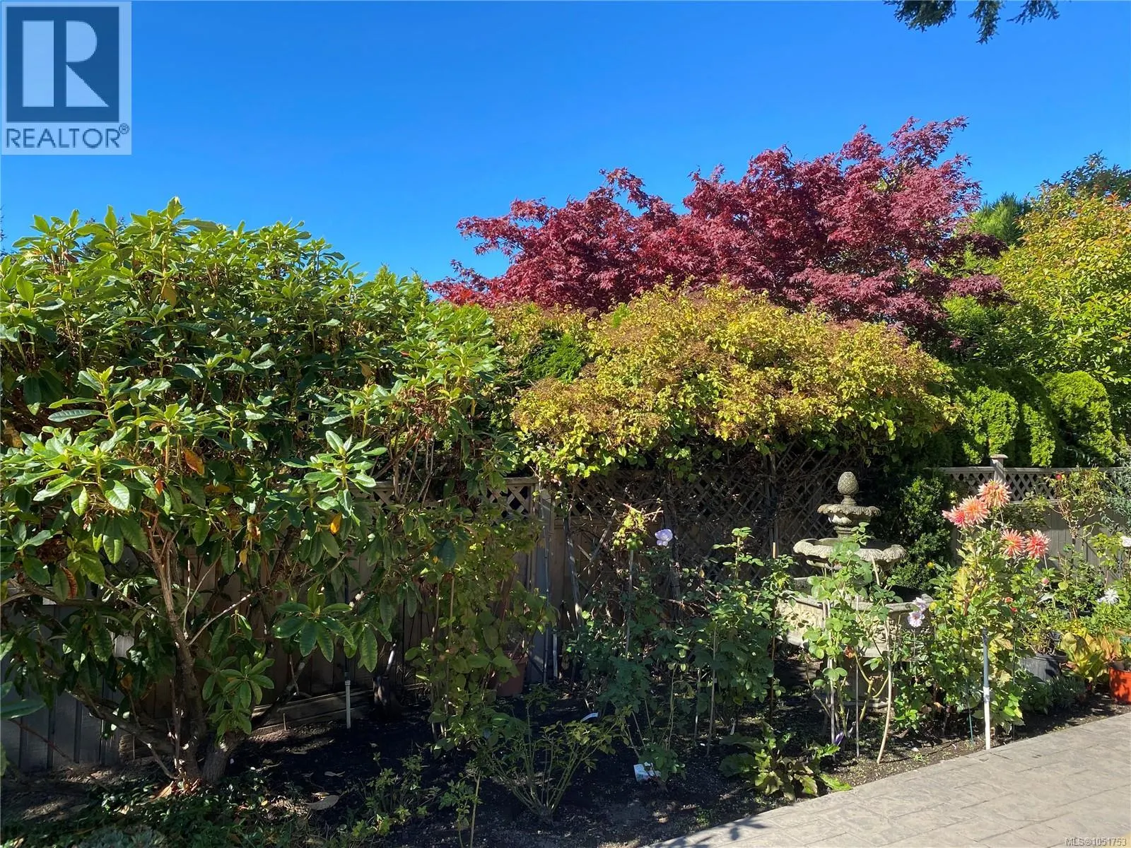 906 Cobblestone Lane