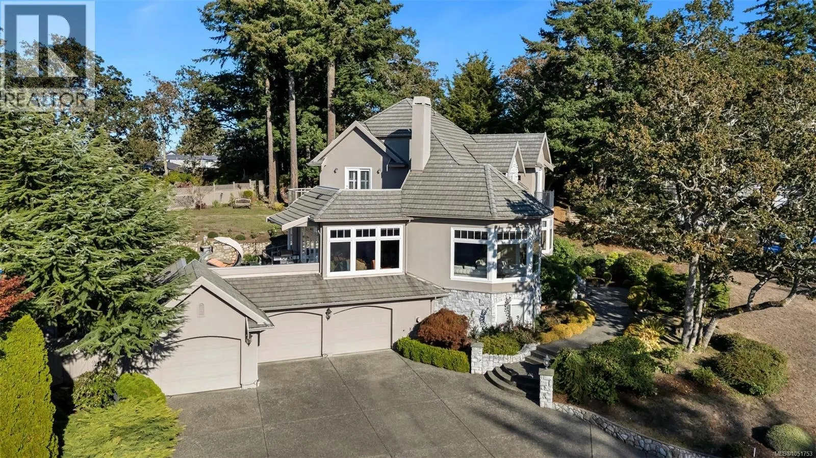 906 Cobblestone Lane